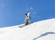 开云体育平台APP-战术教科书，韩国窒息式逼抢如何让乌拉圭巨星陨落，莱万改写剧本成关键先生