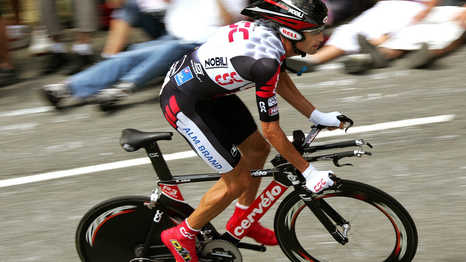 闪电击碎巨舰，索伯逆袭红牛，勒克莱尔点燃赛场信仰